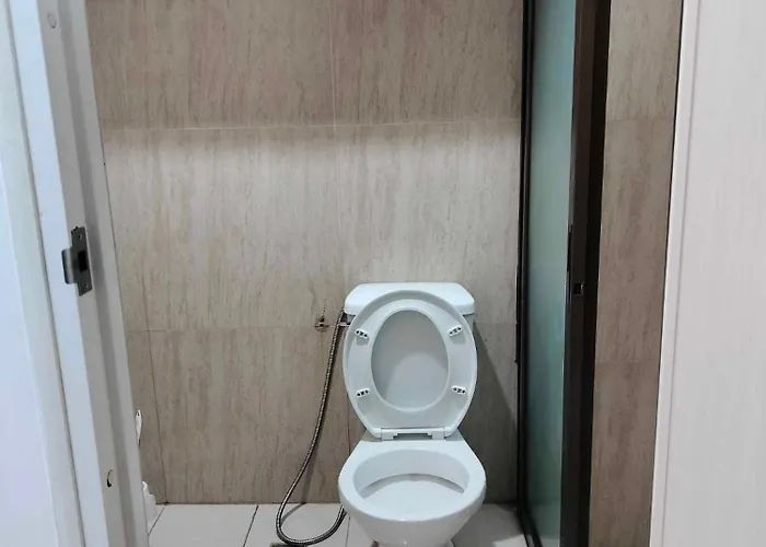16th Floor Tower A Pool View Unit With Unlimited Internet Access And Modern Amenities Manila