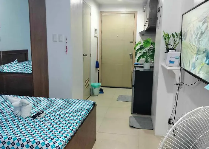 16th Floor Tower A Pool View Unit With Unlimited Internet Access And Modern Amenities * Manila