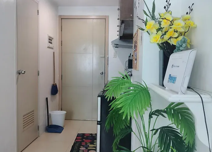 16th Floor Tower A Pool View Unit With Unlimited Internet Access And Modern Amenities Apartment *