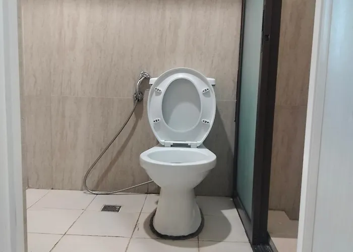 16th Floor Tower A Pool View Unit With Unlimited Internet Access And Modern Amenities Manila