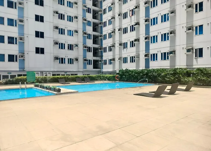16th Floor Tower A Pool View Unit With Unlimited Internet Access And Modern Amenities * Manila