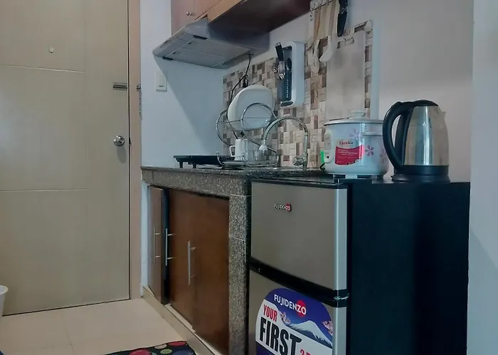 16th Floor Tower A Pool View Unit With Unlimited Internet Access And Modern Amenities Apartment Manila